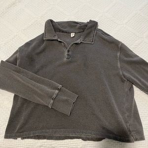 Size medium gray collared pullover crop sweatshirt